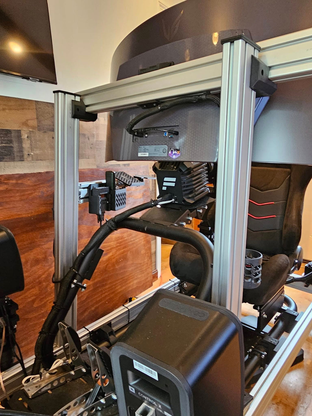 VESA standard 100x100mm 4080 mount