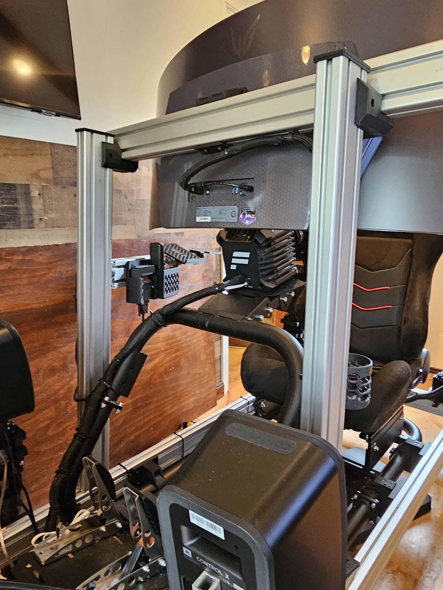 VESA standard 100x100mm 4080 mount